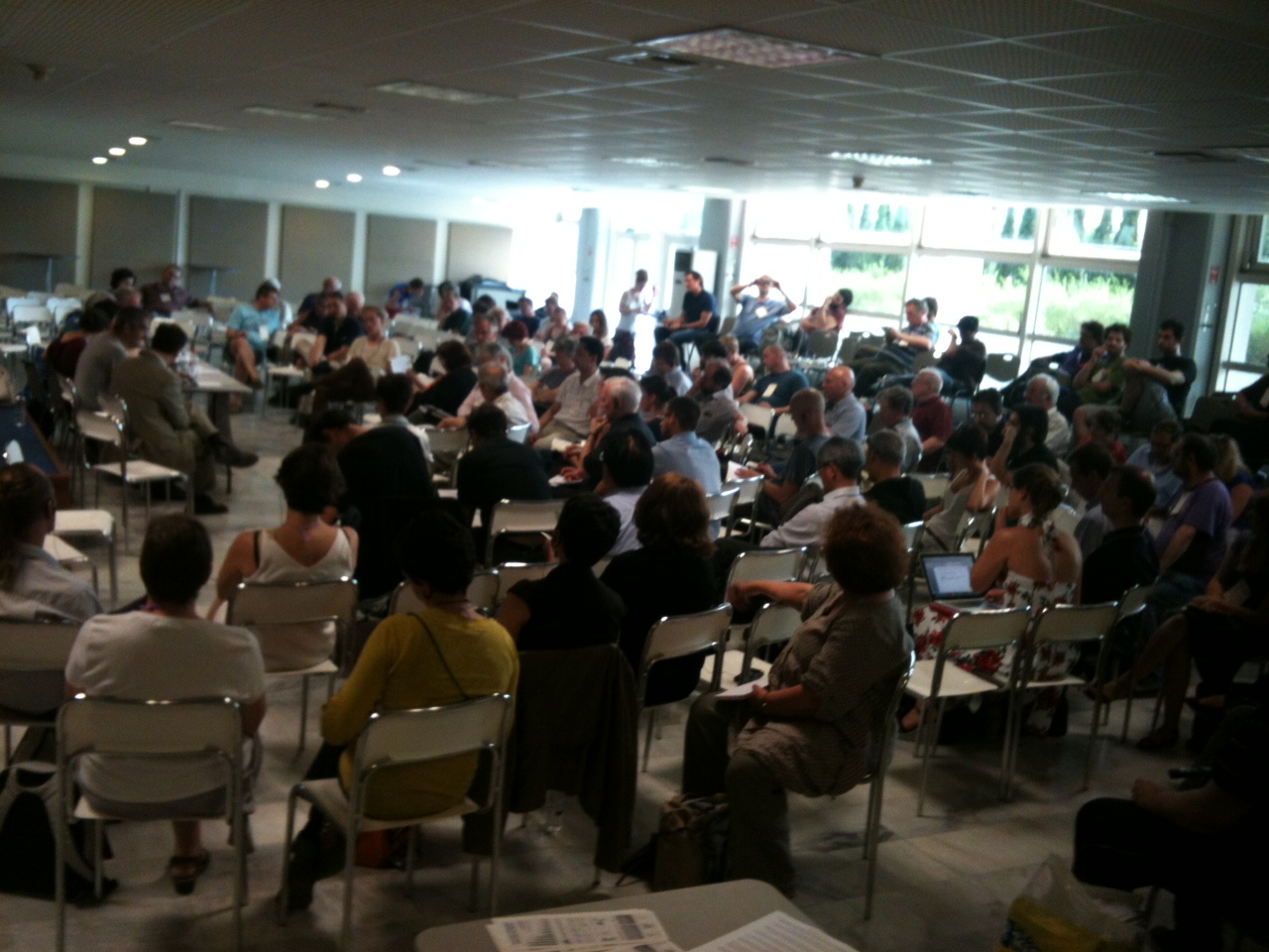 Conferência sobre as alternativas à austeridade, com a participação de Mariana Mortágua